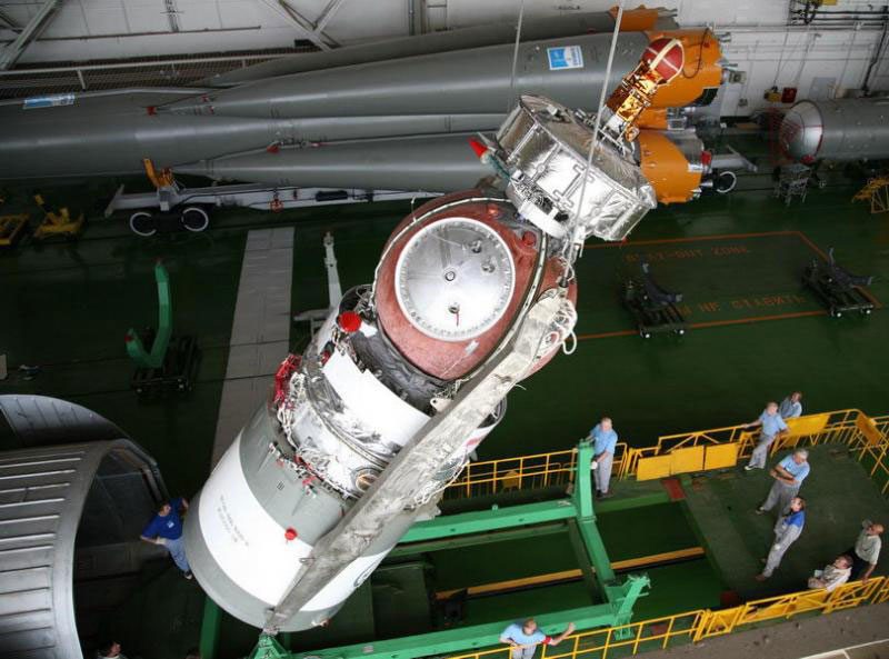 The YES2 satellite on the Foton-M3 spacecraft